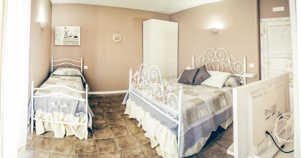 Bed and Breakfast La Peonia Neapel Zimmer foto