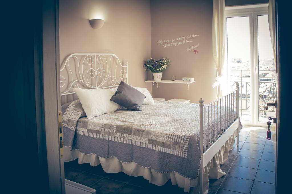 Bed and Breakfast La Peonia Neapel Zimmer foto
